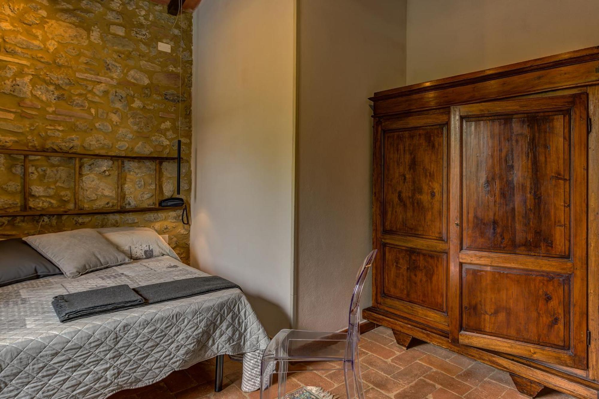 Agriturismo Casanova Di Pescille San Gimignano Exterior photo