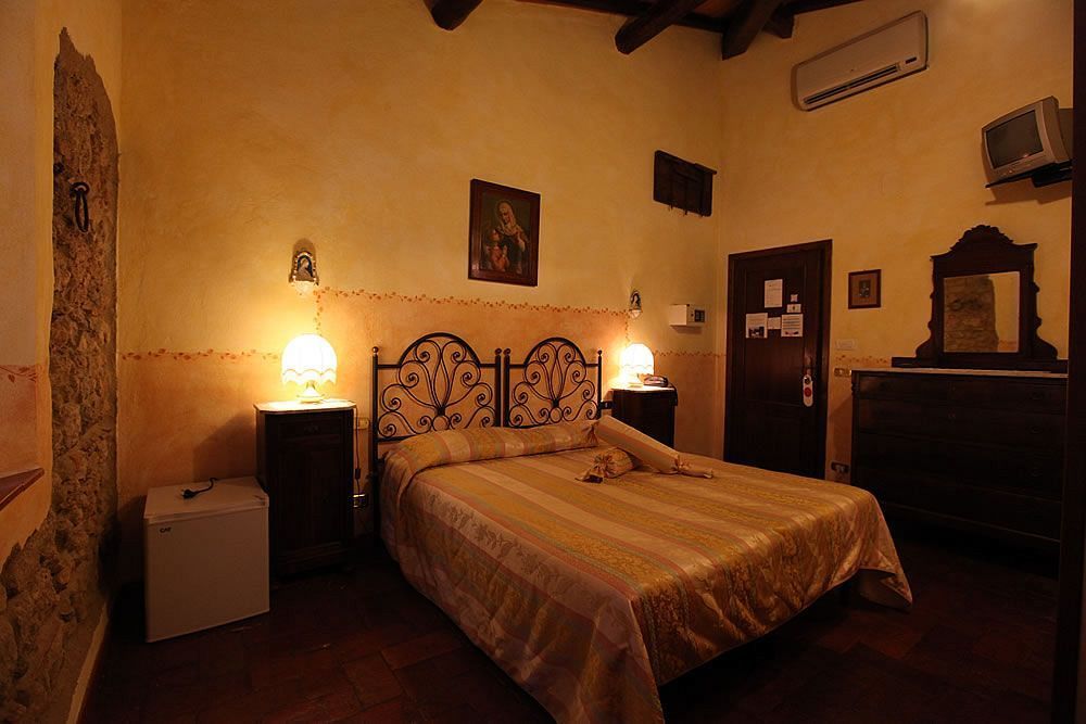 Agriturismo Casanova Di Pescille San Gimignano Exterior photo